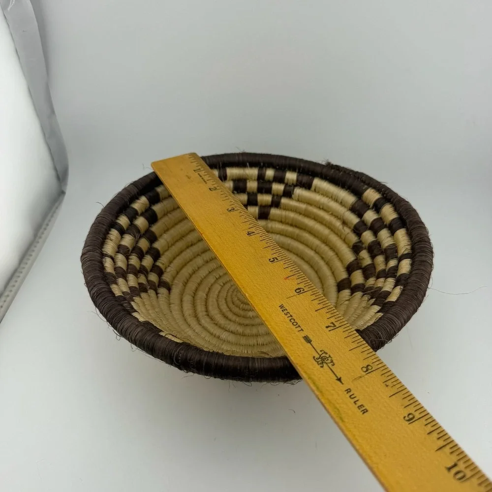 Woven Basket Bowl 8in Natural Brown Excellent Geometric Tribal Boho